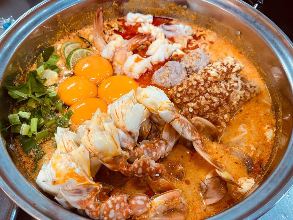 je-oh-chula-tom-yum-mama-bangkok